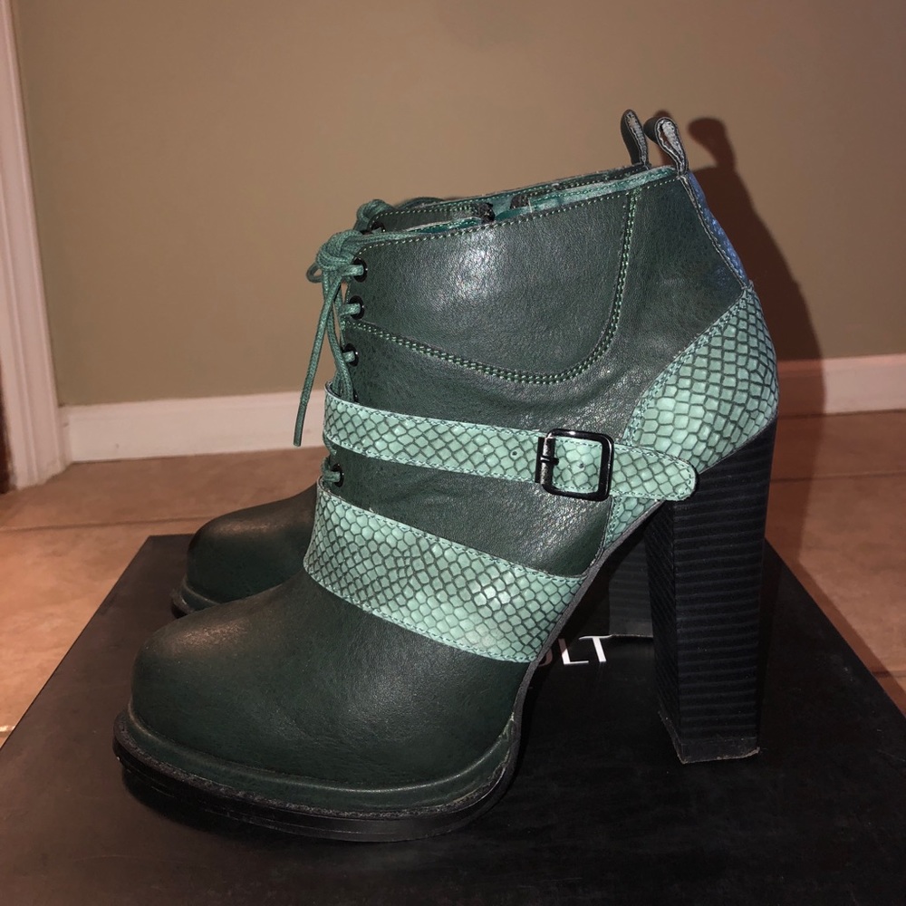 Nasty Gal deep green booties
